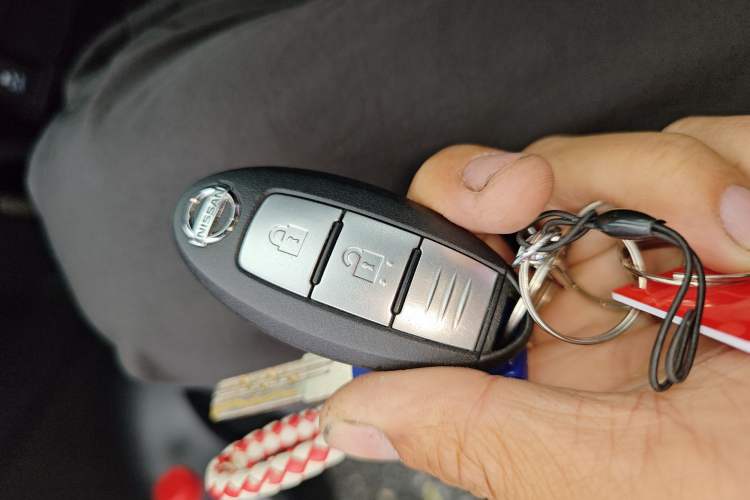 Used Nissan X-Trail 2017 2.0L CVT Comfort Edition 2WD Vehicle Key