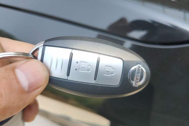Used Nissan X-Trail 2017 2.0L CVT Comfort Edition 2WD Vehicle Key