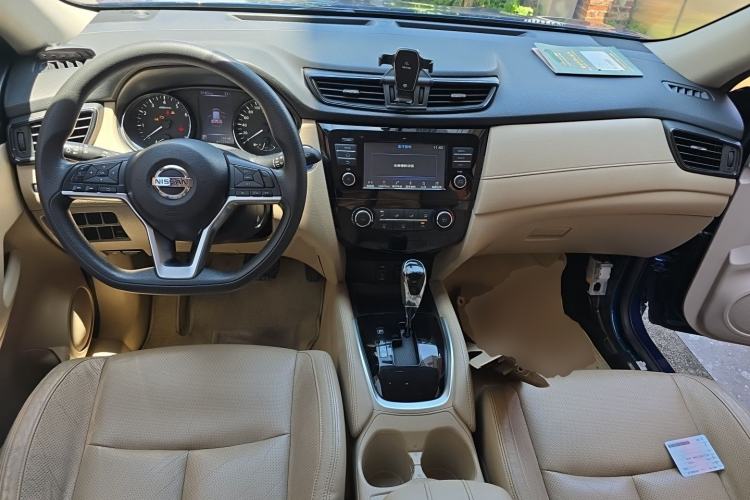 Used Nissan X-Trail 2017 2.0L CVT Comfort Edition 2WD Center Console