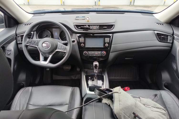 Used Nissan X-Trail 2017 2.0L CVT Comfort Edition 2WD Center Console