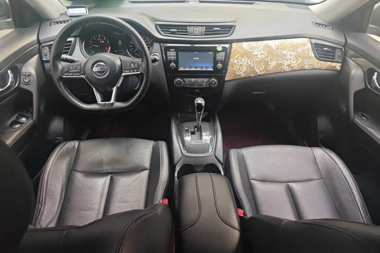 Used Nissan X-Trail 2017 2.0L CVT Comfort Edition 2WD Center Console