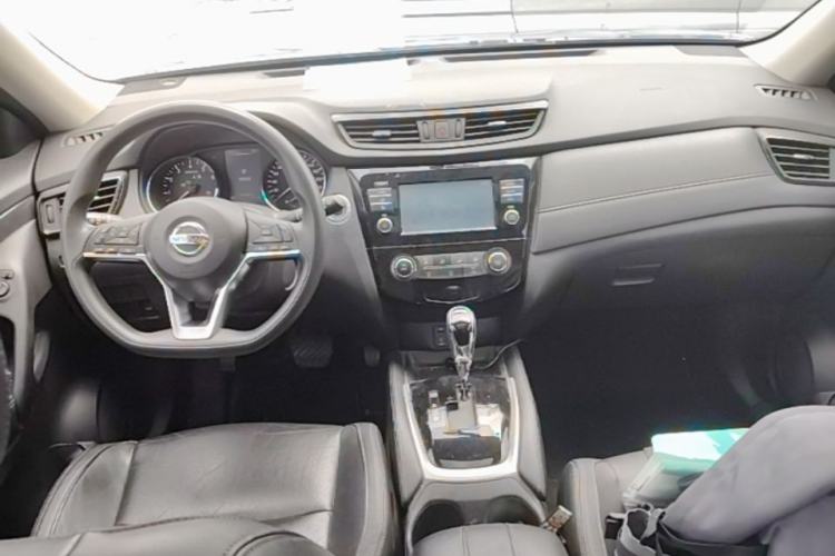 Used Nissan X-Trail 2017 2.0L CVT Comfort Edition 2WD Center Console