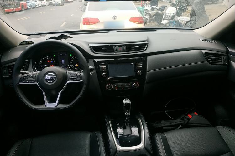 Used Nissan X-Trail 2017 2.0L CVT Comfort Edition 2WD Center Console