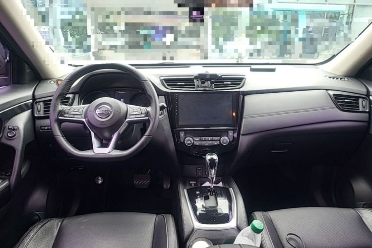 Used Nissan X-Trail 2017 2.5L CVT Luxury Edition 4WD Center Console