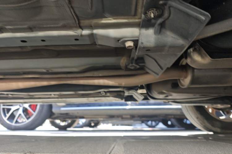 Used Nissan X-Trail 2017 2.5L CVT Leading Edition 4WD Chassis Front Left