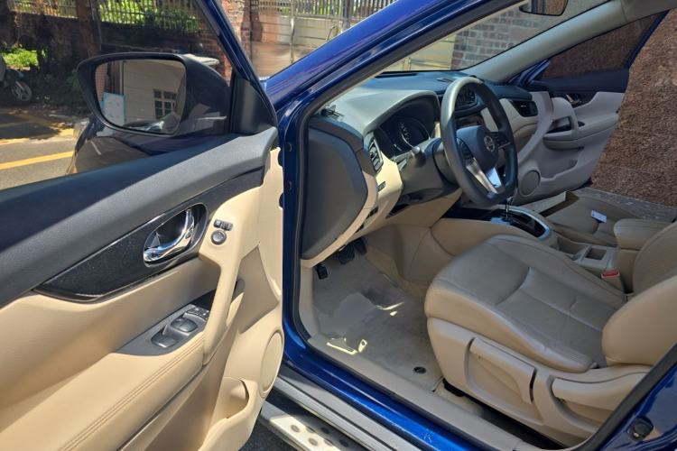 Used Nissan X-Trail 2017 2.0L CVT Comfort Edition 2WD Driver Seat