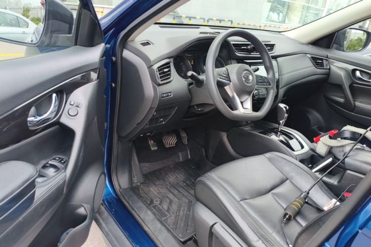 Used Nissan X-Trail 2017 2.0L CVT Comfort Edition 2WD Driver Seat
