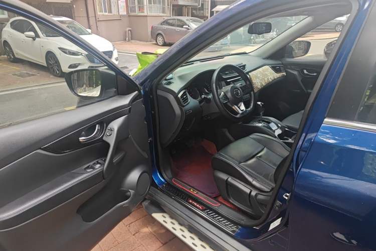Used Nissan X-Trail 2017 2.0L CVT Comfort Edition 2WD Driver Seat