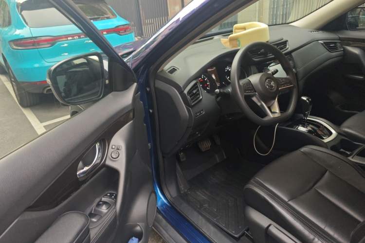 Used Nissan X-Trail 2017 2.0L CVT Comfort Edition 2WD Driver Seat