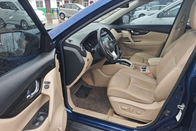 Used Nissan X-Trail 2017 2.5L CVT Luxury Edition 4WD Driver Seat