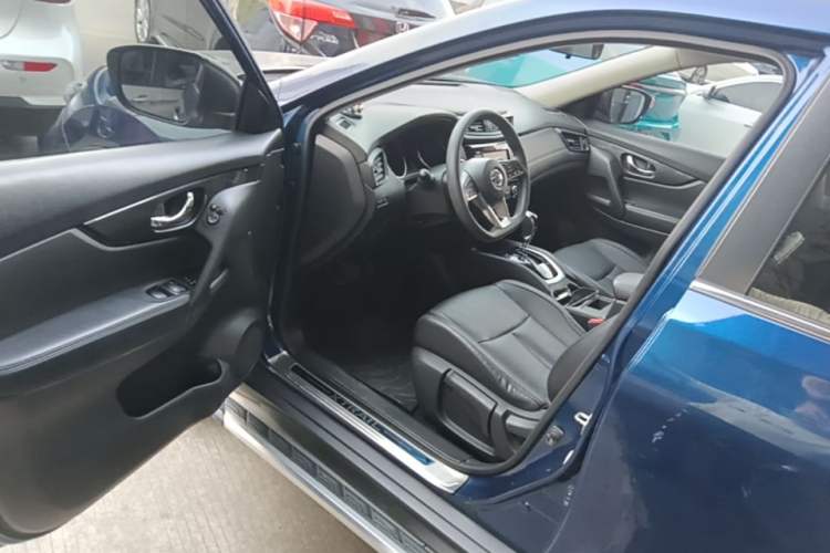 Used Nissan X-Trail 2017 2.0L CVT Comfort Edition 2WD Driver Seat