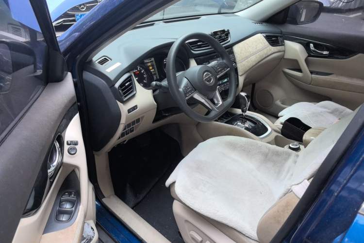 Used Nissan X-Trail 2017 2.5L CVT 7-Seater Leading Edition 4WD Driver Seat