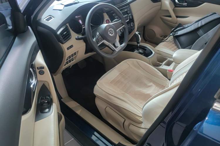 Used Nissan X-Trail 2017 2.0L CVT Fashion Edition 2WD Driver Seat