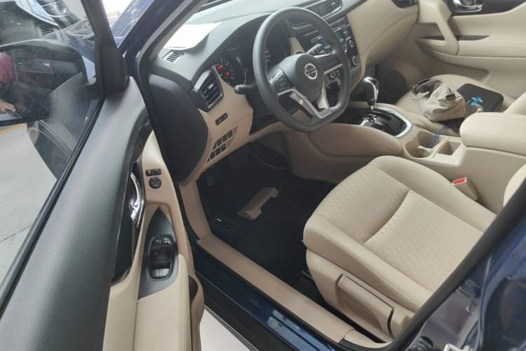 Used Nissan X-Trail 2017 2.0L CVT Fashion Edition 2WD Driver Seat