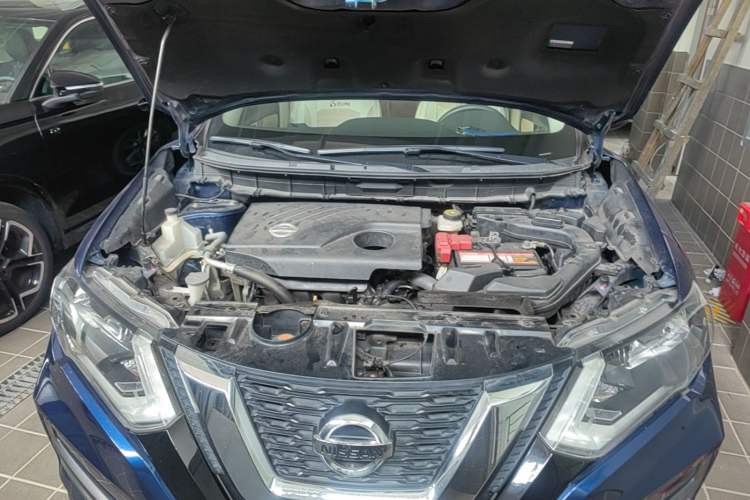 Used Nissan X-Trail 2017 2.0L CVT Fashion Edition 2WD Engine Bay