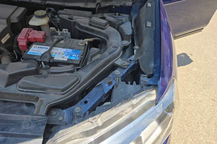 Used Nissan X-Trail 2017 2.0L CVT Comfort Edition 2WD Engine Bay Left