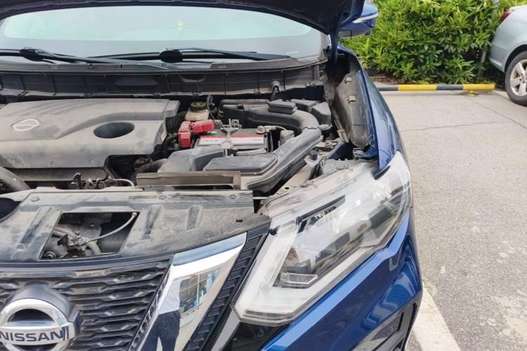 Used Nissan X-Trail 2017 2.0L CVT Comfort Edition 2WD Engine Bay Left