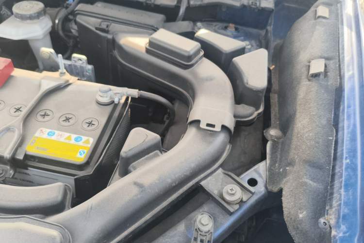 Used Nissan X-Trail 2017 2.0L CVT Comfort Edition 2WD Engine Bay Left