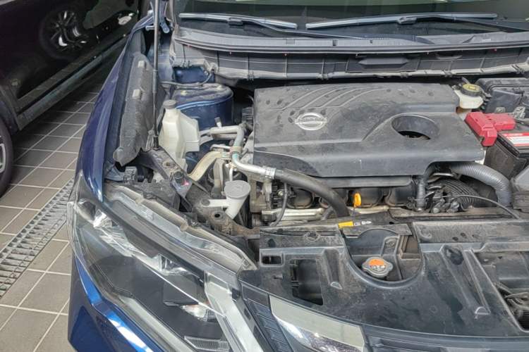 Used Nissan X-Trail 2017 2.0L CVT Fashion Edition 2WD Engine Bay Right