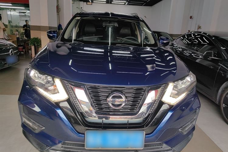 Used Nissan X-Trail 2017 2.5L CVT 7-Seater Leading Edition 4WD Front
