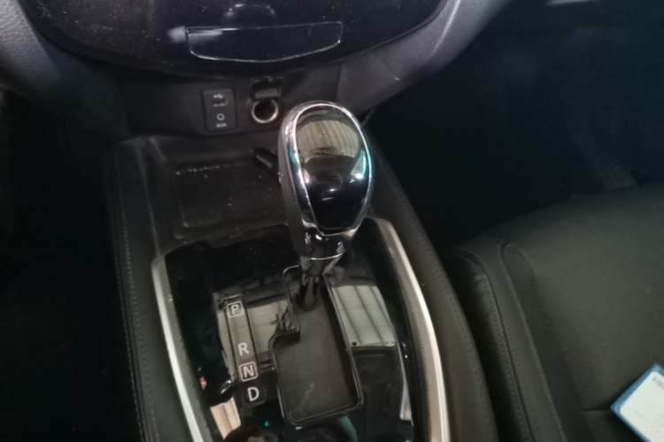 Used Nissan X-Trail 2017 2.0L CVT Comfort Edition 2WD Gear Lever