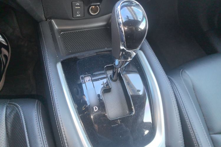 Used Nissan X-Trail 2017 2.0L CVT Comfort Edition 2WD Gear Lever