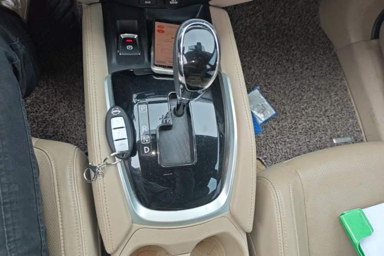 Used Nissan X-Trail 2017 2.5L CVT Luxury Edition 4WD Gear Lever