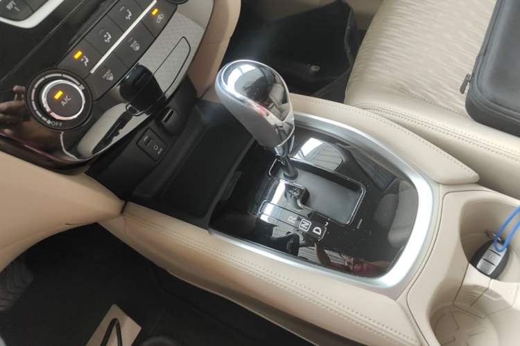 Used Nissan X-Trail 2017 2.0L CVT Fashion Edition 2WD Gear Lever