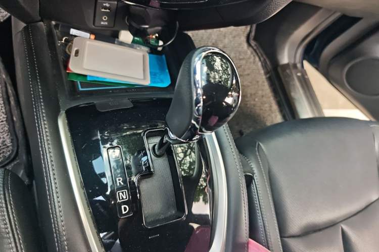 Used Nissan X-Trail 2017 2.0L CVT Comfort Edition 2WD Gear Lever