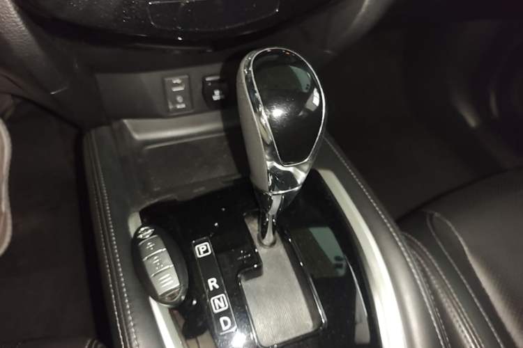 Used Nissan X-Trail 2017 2.0L CVT Comfort Edition 2WD Gear Lever