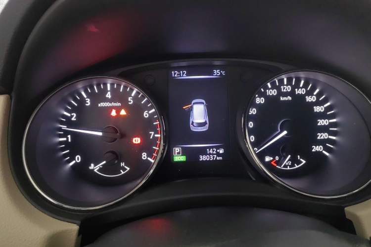 Used Nissan X-Trail 2017 2.0L CVT Fashion Edition 2WD Instrument Cluster