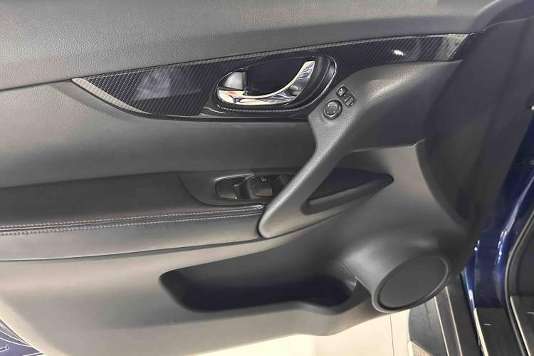 Used Nissan X-Trail 2017 2.5L CVT Leading Edition 4WD Interior 10