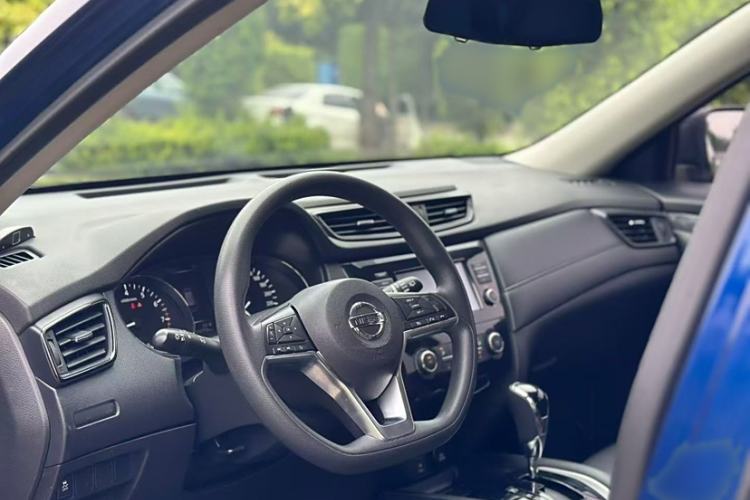 Used Nissan X-Trail 2017 2.0L CVT Comfort Edition 2WD Interior 2