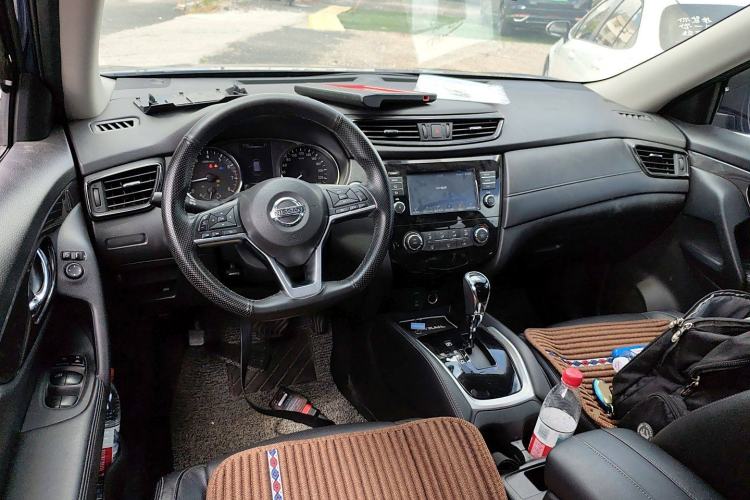 Used Nissan X-Trail 2017 2.0L CVT Comfort Edition 2WD Interior 2