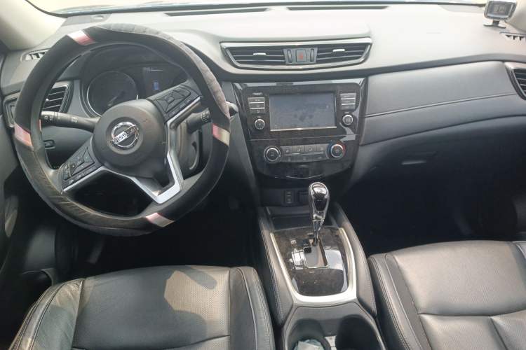 Used Nissan X-Trail 2017 2.0L CVT Comfort Edition 2WD Interior 3