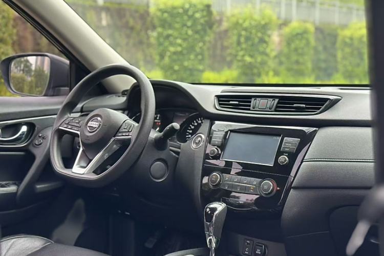 Used Nissan X-Trail 2017 2.0L CVT Comfort Edition 2WD Interior 3