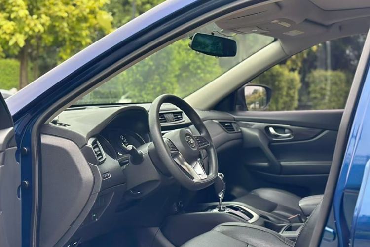 Used Nissan X-Trail 2017 2.0L CVT Comfort Edition 2WD Interior 4