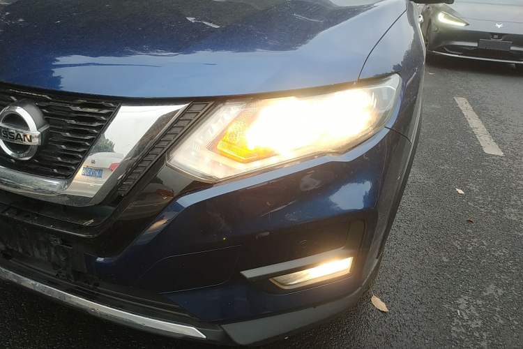 Used Nissan X-Trail 2017 2.0L CVT Comfort Edition 2WD Left Front Headlight