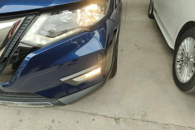Used Nissan X-Trail 2017 2.0L CVT Fashion Edition 2WD Left Front Headlight