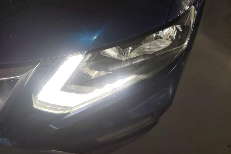 Used Nissan X-Trail 2017 2.0L CVT Comfort Edition 2WD Left Front Headlight