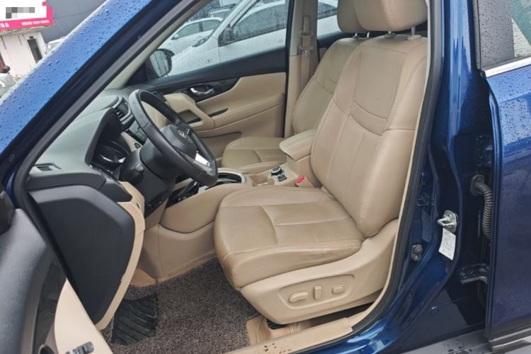 Used Nissan X-Trail 2017 2.5L CVT Luxury Edition 4WD Left Front Seat