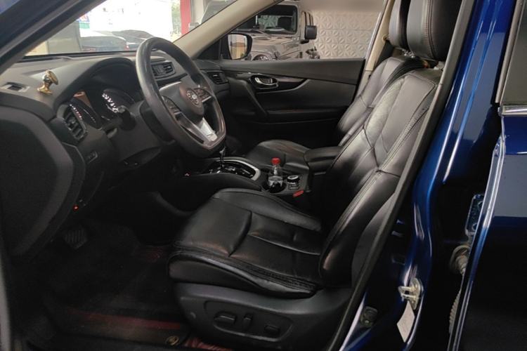 Used Nissan X-Trail 2017 2.5L CVT 7-Seater Leading Edition 4WD Left Front Seat