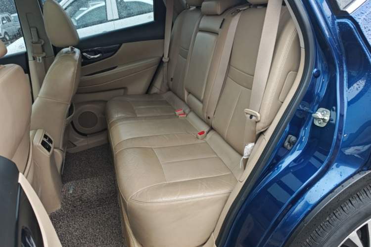 Used Nissan X-Trail 2017 2.5L CVT Luxury Edition 4WD Left Rear Seat