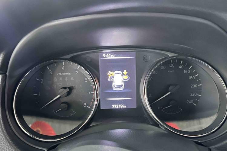 Used Nissan X-Trail 2017 2.5L CVT Leading Edition 4WD Odometer Close Up