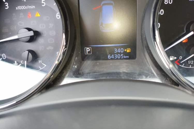Used Nissan X-Trail 2017 2.0L CVT Comfort Edition 2WD Odometer Close Up