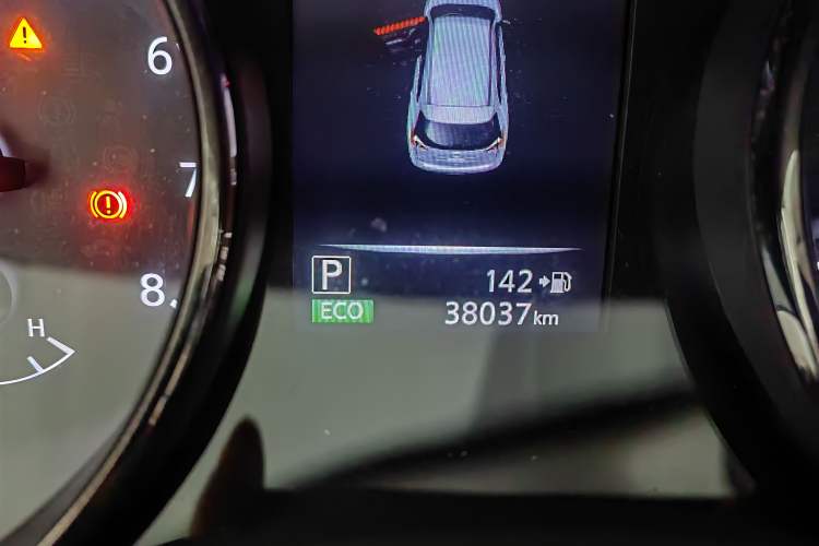 Used Nissan X-Trail 2017 2.0L CVT Fashion Edition 2WD Odometer Close Up