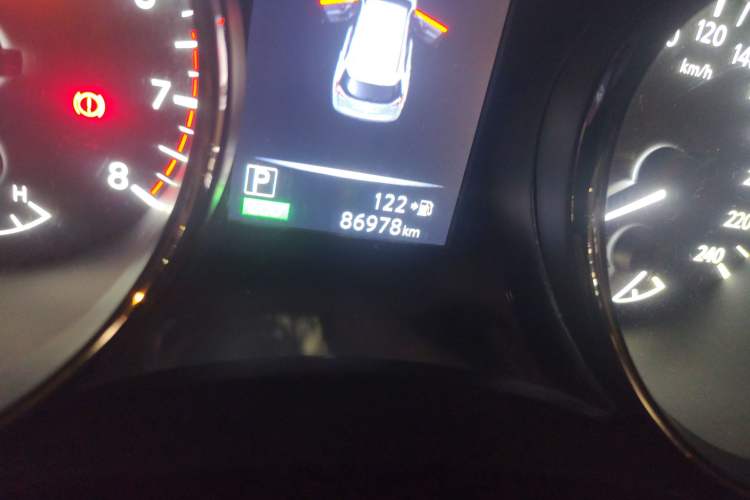 Used Nissan X-Trail 2017 2.0L CVT Comfort Edition 2WD Odometer Close Up