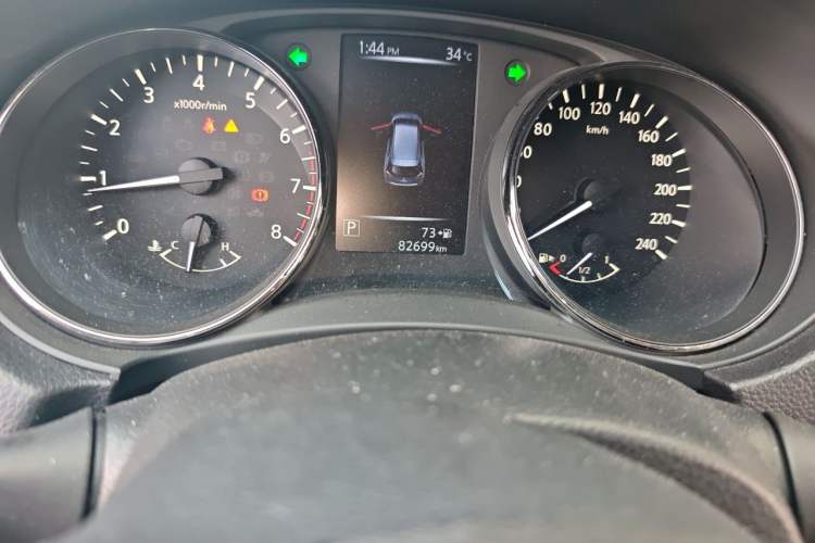 Used Nissan X-Trail 2017 2.0L CVT Comfort Edition 2WD Odometer Close Up