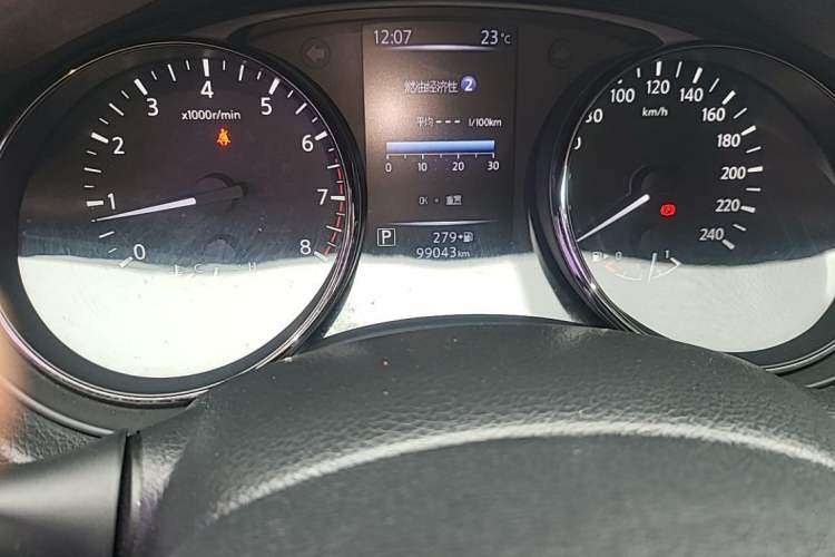 Used Nissan X-Trail 2017 2.5L CVT Luxury Edition 4WD Odometer Close Up