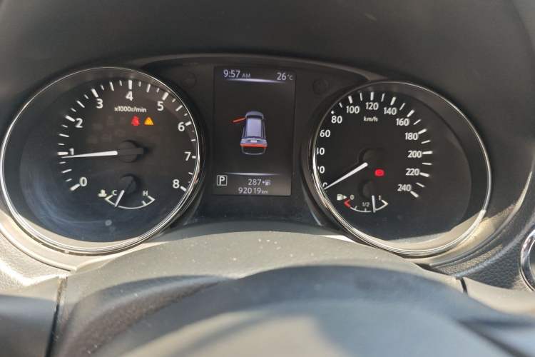 Used Nissan X-Trail 2017 2.5L CVT Leading Edition 4WD Odometer Close Up